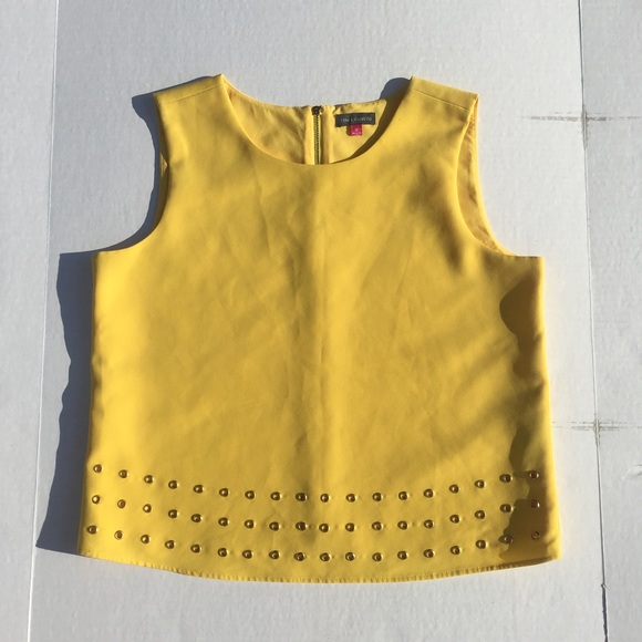 Vince Camuto yellow top, gold grommets medium - Picture 2 of 8